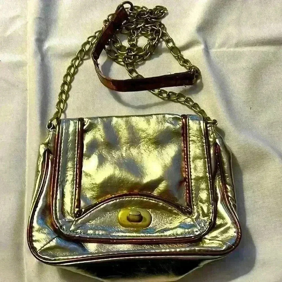Icing, gold crossbody purse, fun and festive handle 21”, 8”x 6”, twist turn lock - Picture 1 of 5